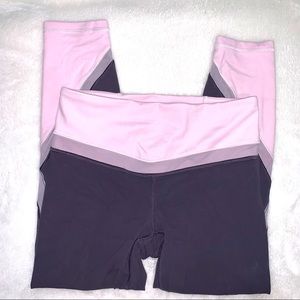 Athleta ladies cropped leggings.